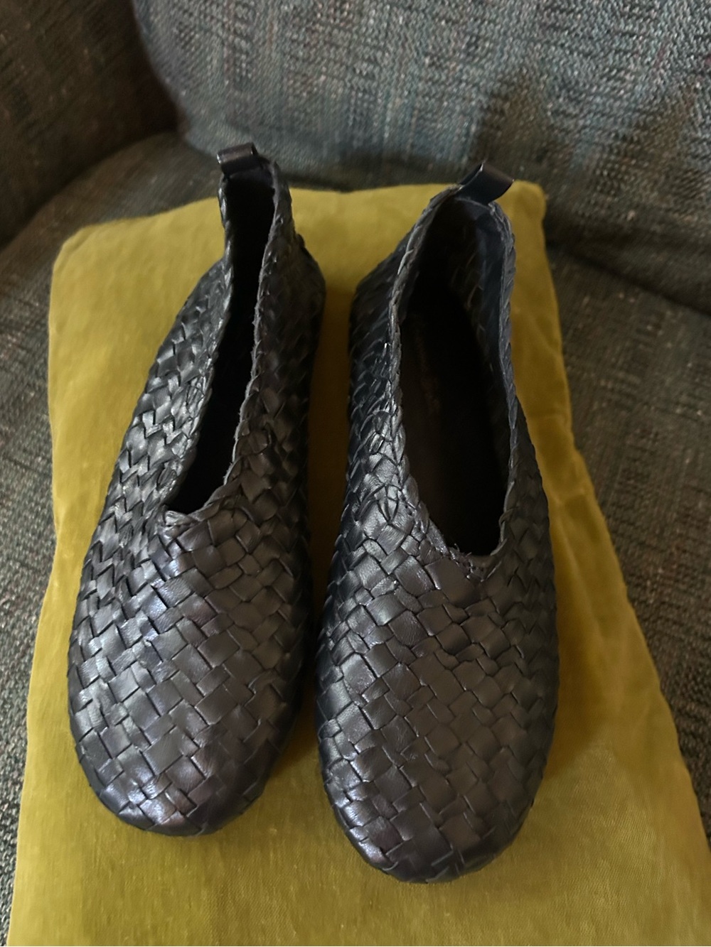 Massimo Dutti Black Woven Leather Loafers 37 like new